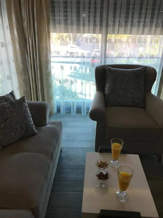 X Suite Apart Φετιγιέ