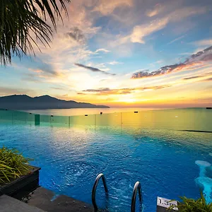 https://sala-danang-beach-hotel.dananghotels.net